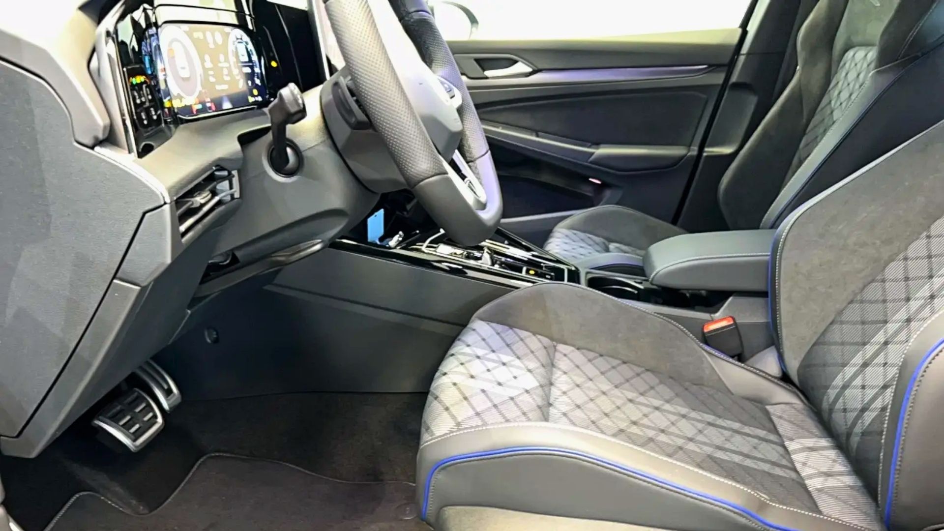 VOLKSWAGEN GOLF — photo 5