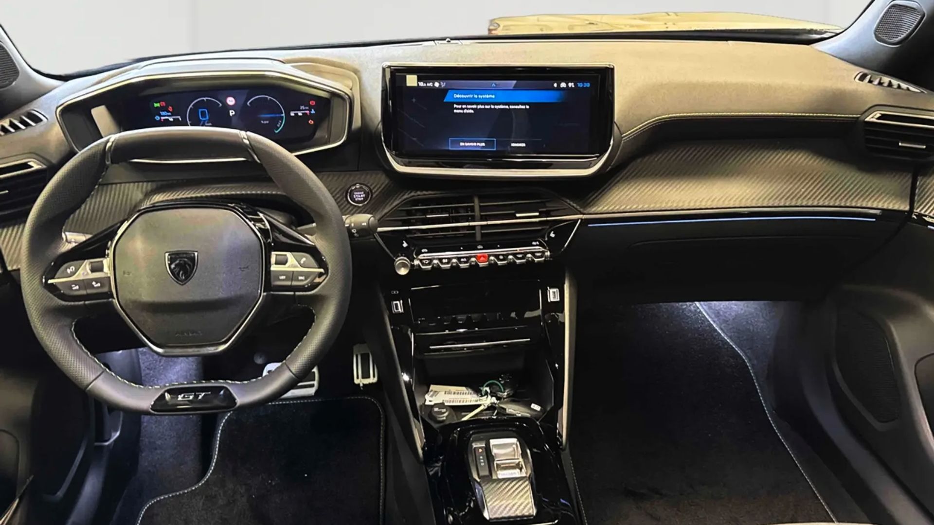PEUGEOT 2008 — photo 4