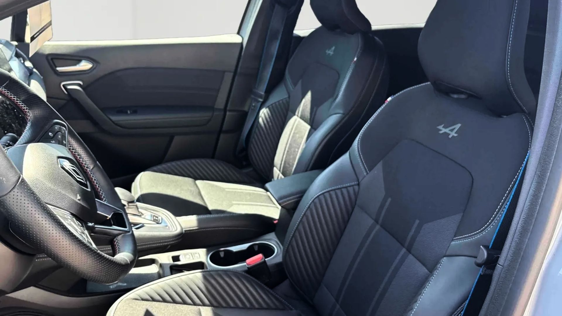 RENAULT Captur — photo 5