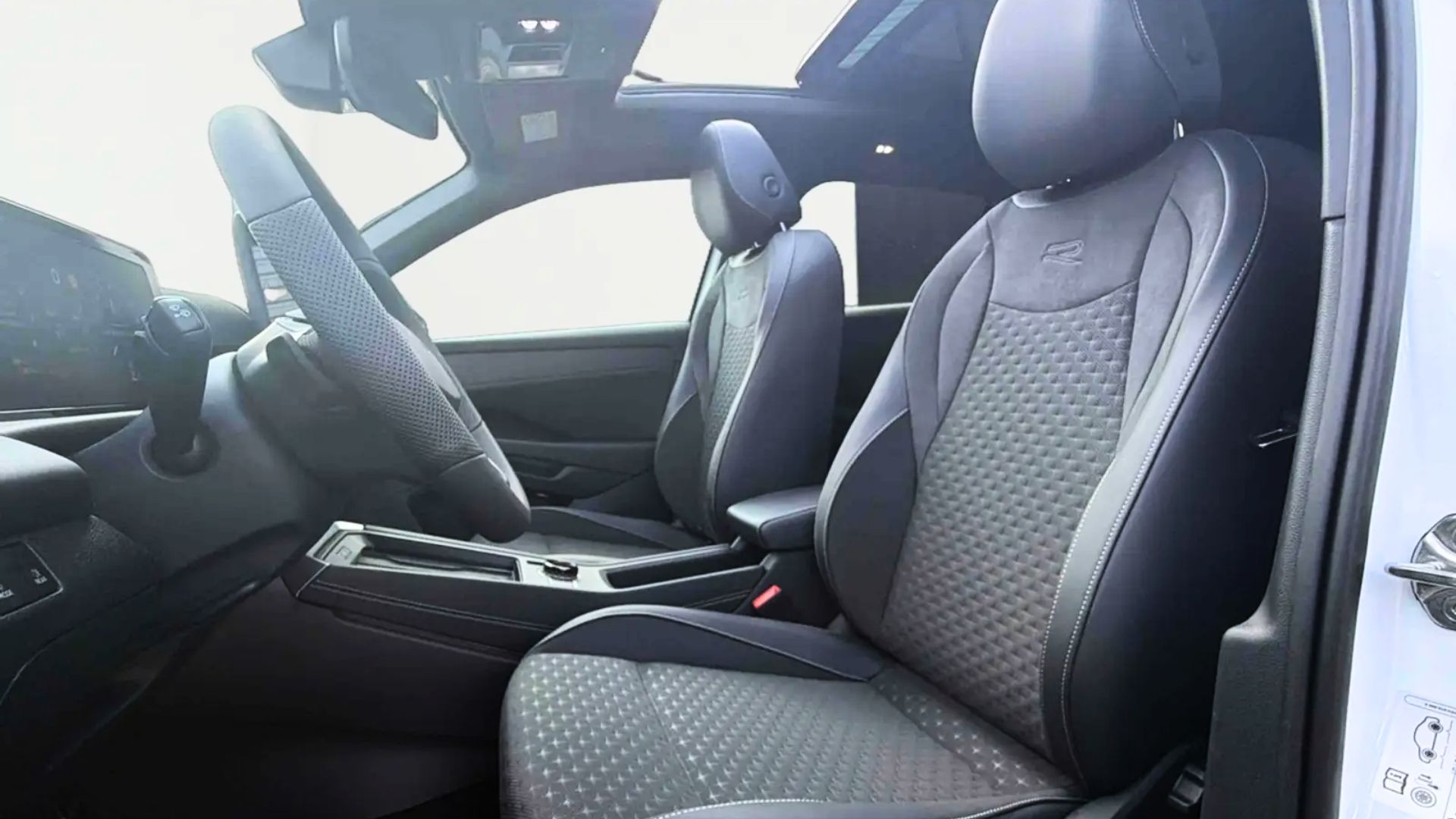 VOLKSWAGEN T-ROC — photo 5