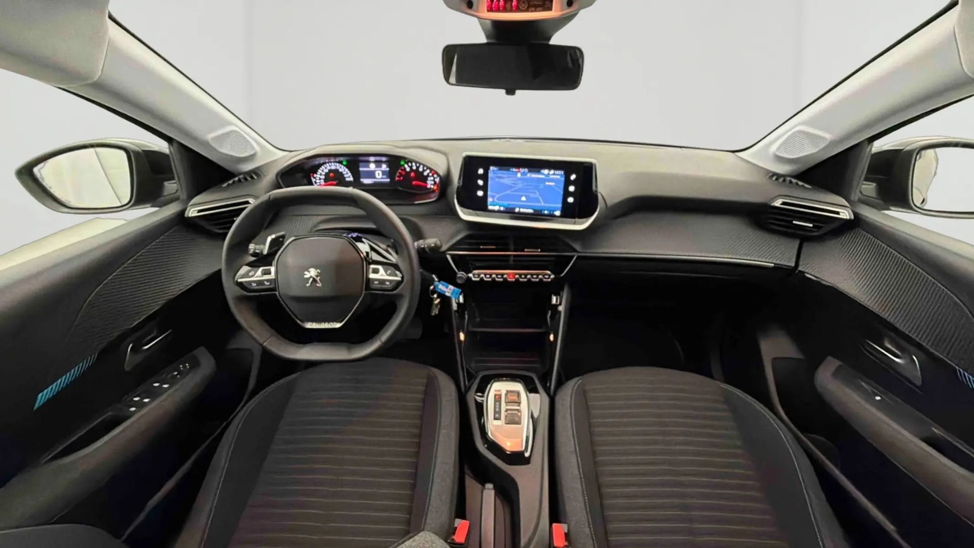 PEUGEOT 208 — photo 4
